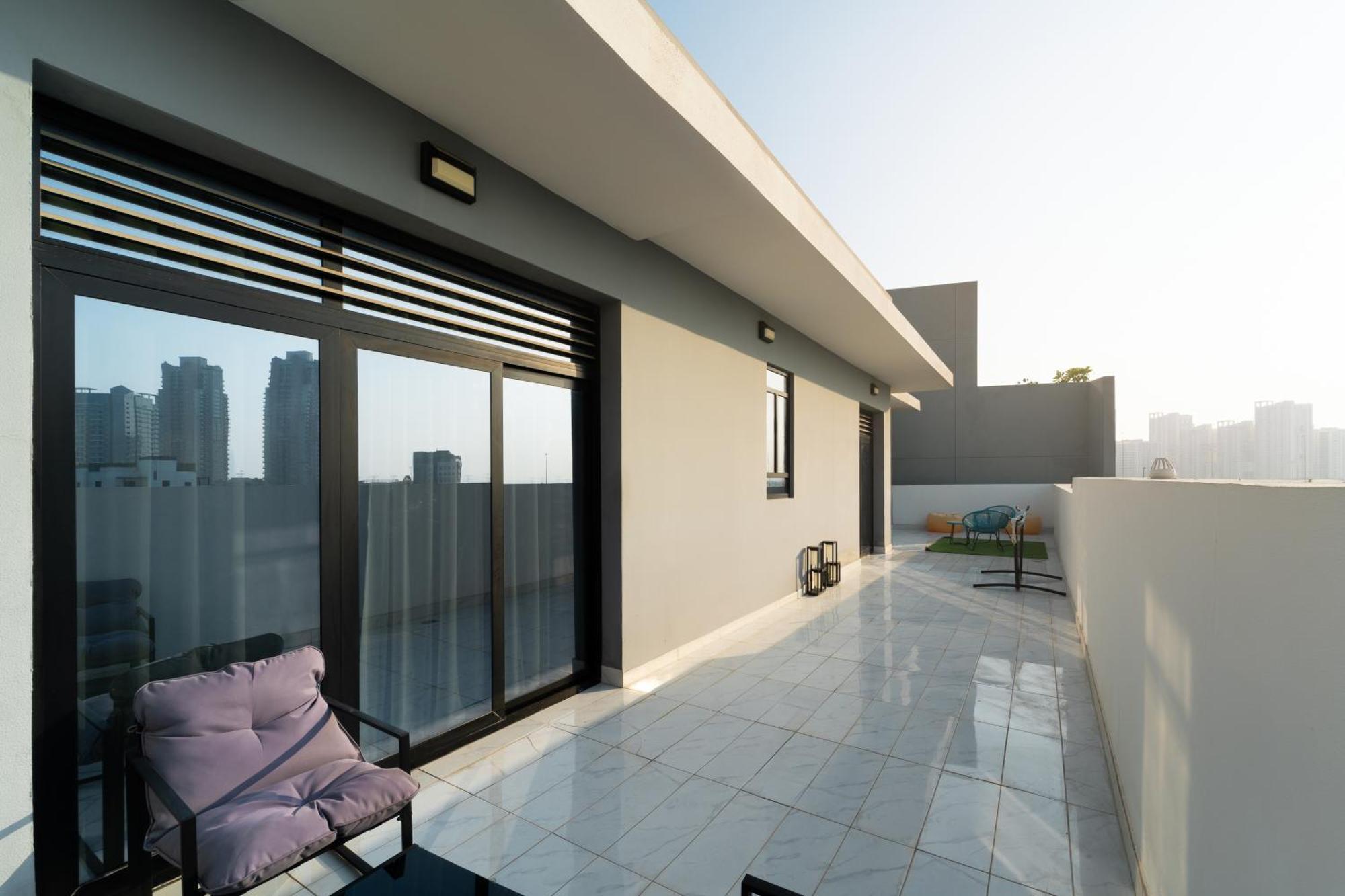 Izzzi Life Mint Aparthotel Dubai Ngoại thất bức ảnh