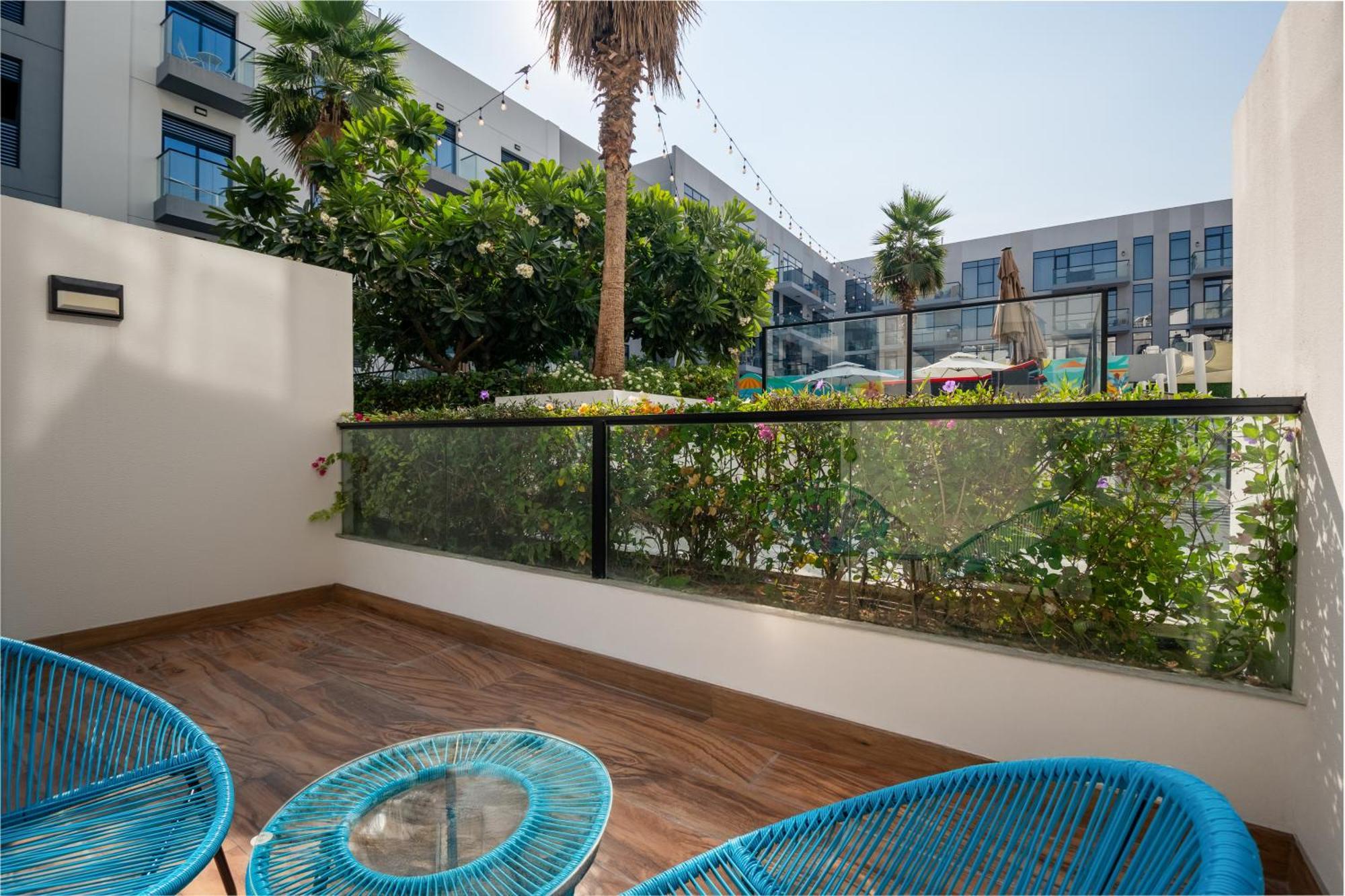 Izzzi Life Mint Aparthotel Dubai Ngoại thất bức ảnh
