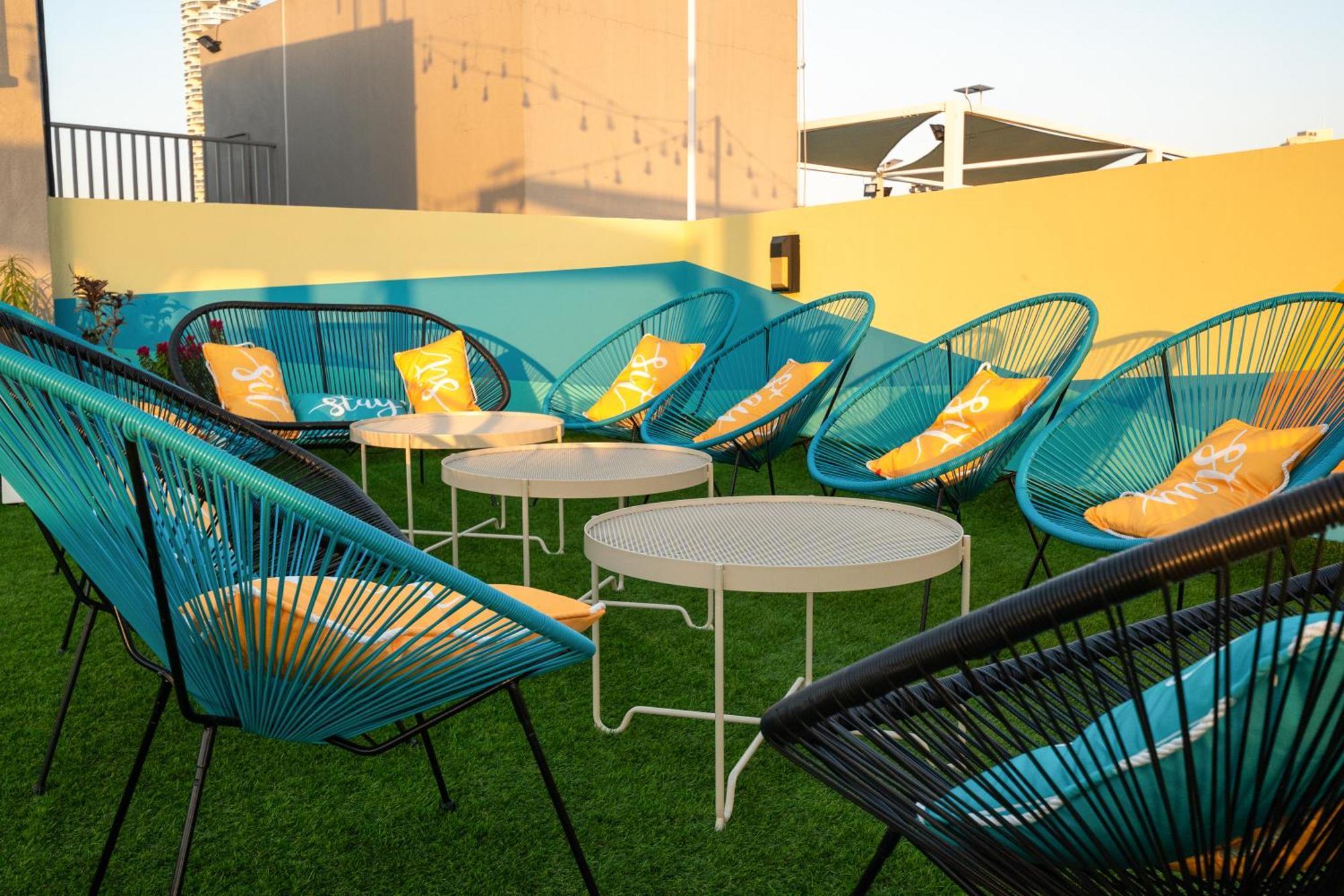 Izzzi Life Mint Aparthotel Dubai Ngoại thất bức ảnh