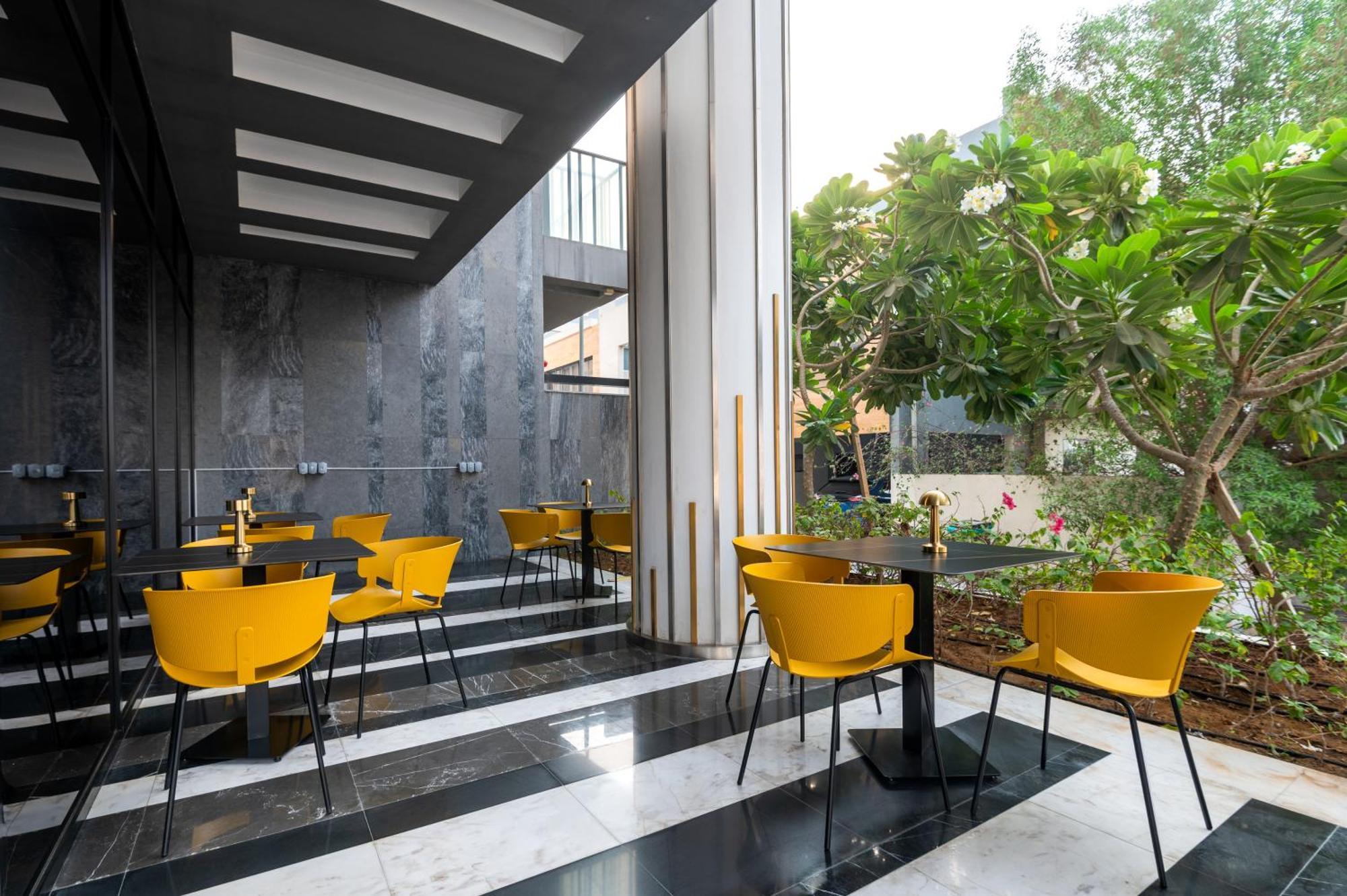 Izzzi Life Mint Aparthotel Dubai Ngoại thất bức ảnh