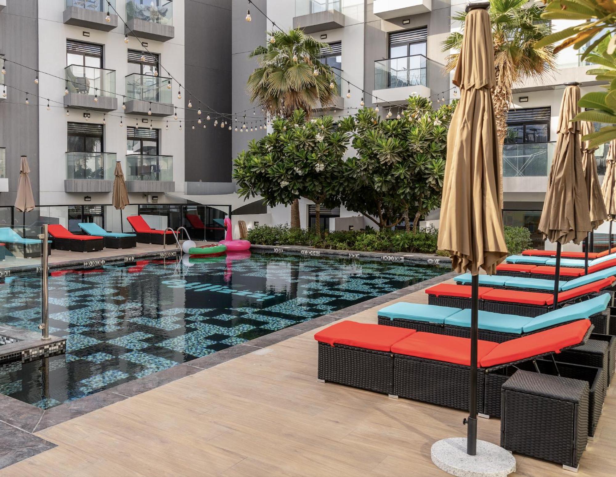 Izzzi Life Mint Aparthotel Dubai Ngoại thất bức ảnh